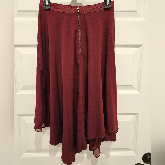 Banana Republic burgundy midi skirt - Picture 3 of 3